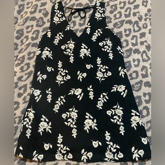 Abercrombie Embroidered Linen Blend Mini Dress - Picture 4 of 7